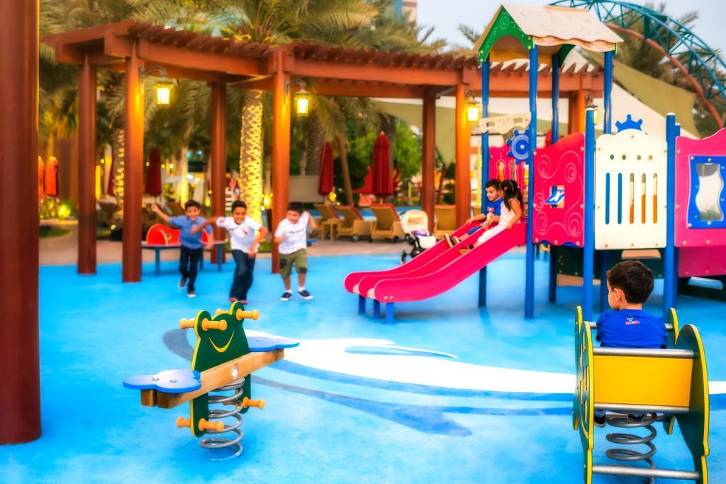 Khalidiya Palace Rayhaan By Rotana, Abu Dhabi Esterno foto Children's playground at the resort