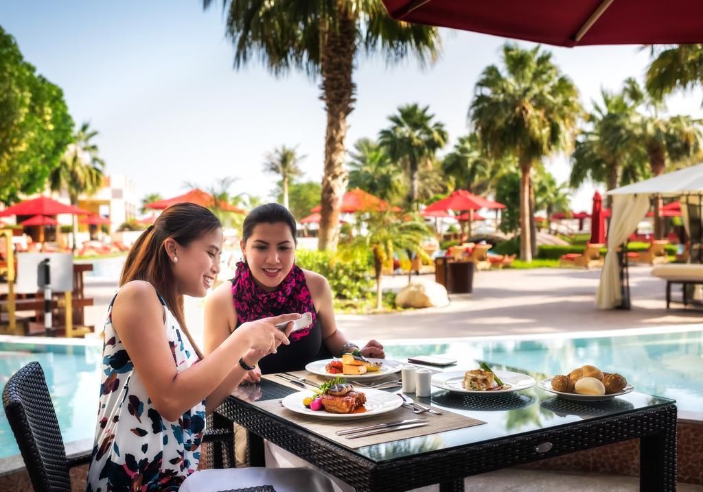 Khalidiya Palace Rayhaan By Rotana, Abu Dhabi Esterno foto The Beach Club
