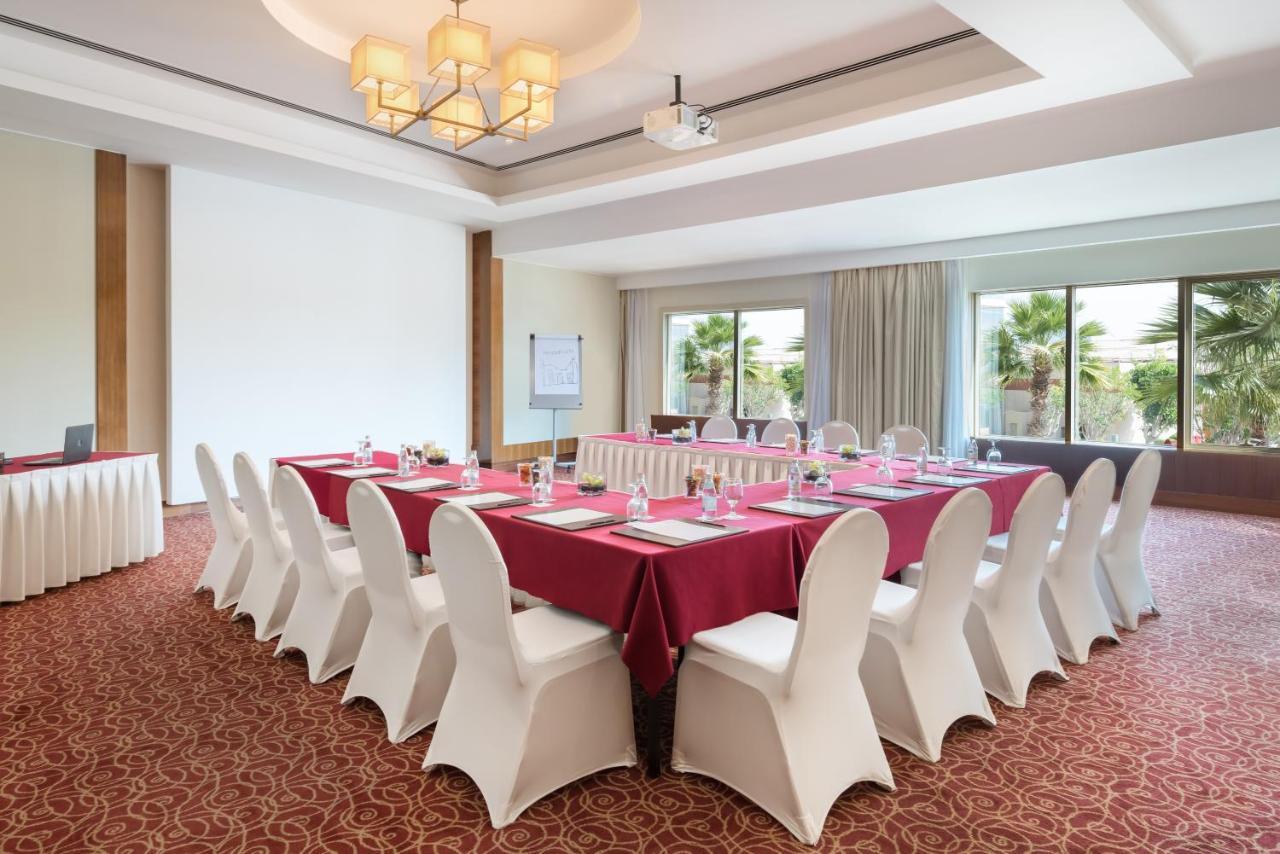 Khalidiya Palace Rayhaan By Rotana, Abu Dhabi Esterno foto Meeting room