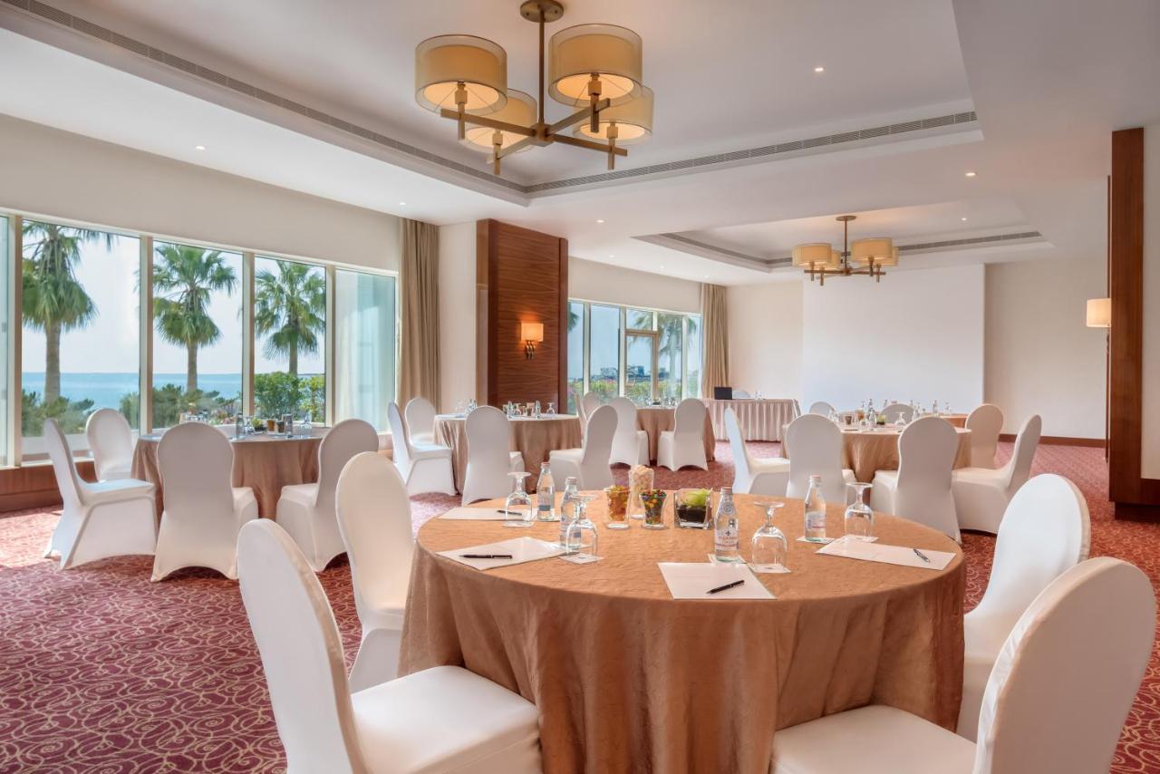 Khalidiya Palace Rayhaan By Rotana, Abu Dhabi Esterno foto Meeting room