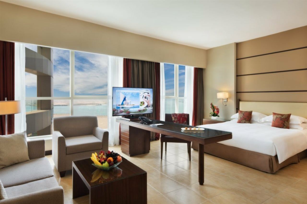 Khalidiya Palace Rayhaan By Rotana, Abu Dhabi Esterno foto Deluxe Room
