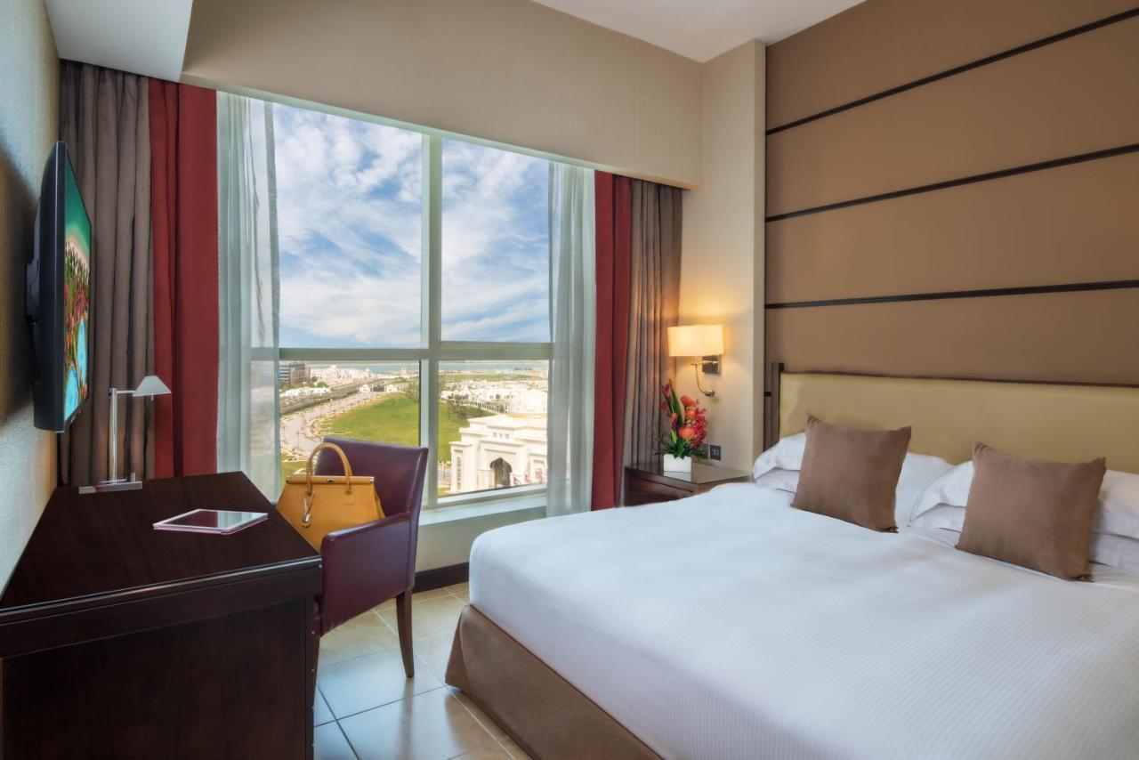 Khalidiya Palace Rayhaan By Rotana, Abu Dhabi Esterno foto
