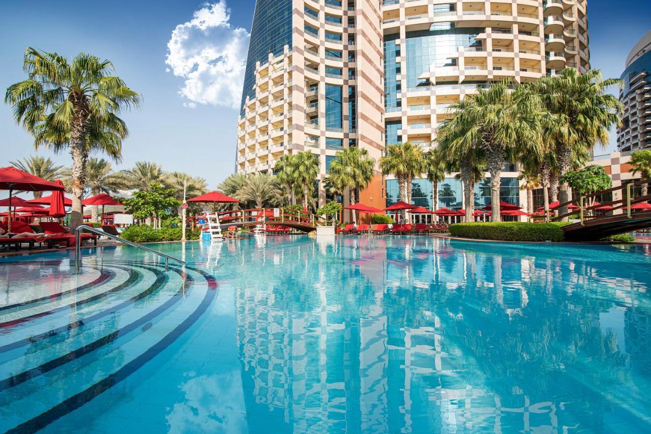 Khalidiya Palace Rayhaan By Rotana, Abu Dhabi Esterno foto The swimming pool at the Atlantis, The Palm