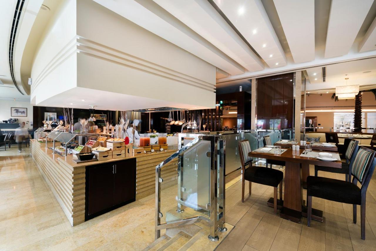 Khalidiya Palace Rayhaan By Rotana, Abu Dhabi Esterno foto The restaurant